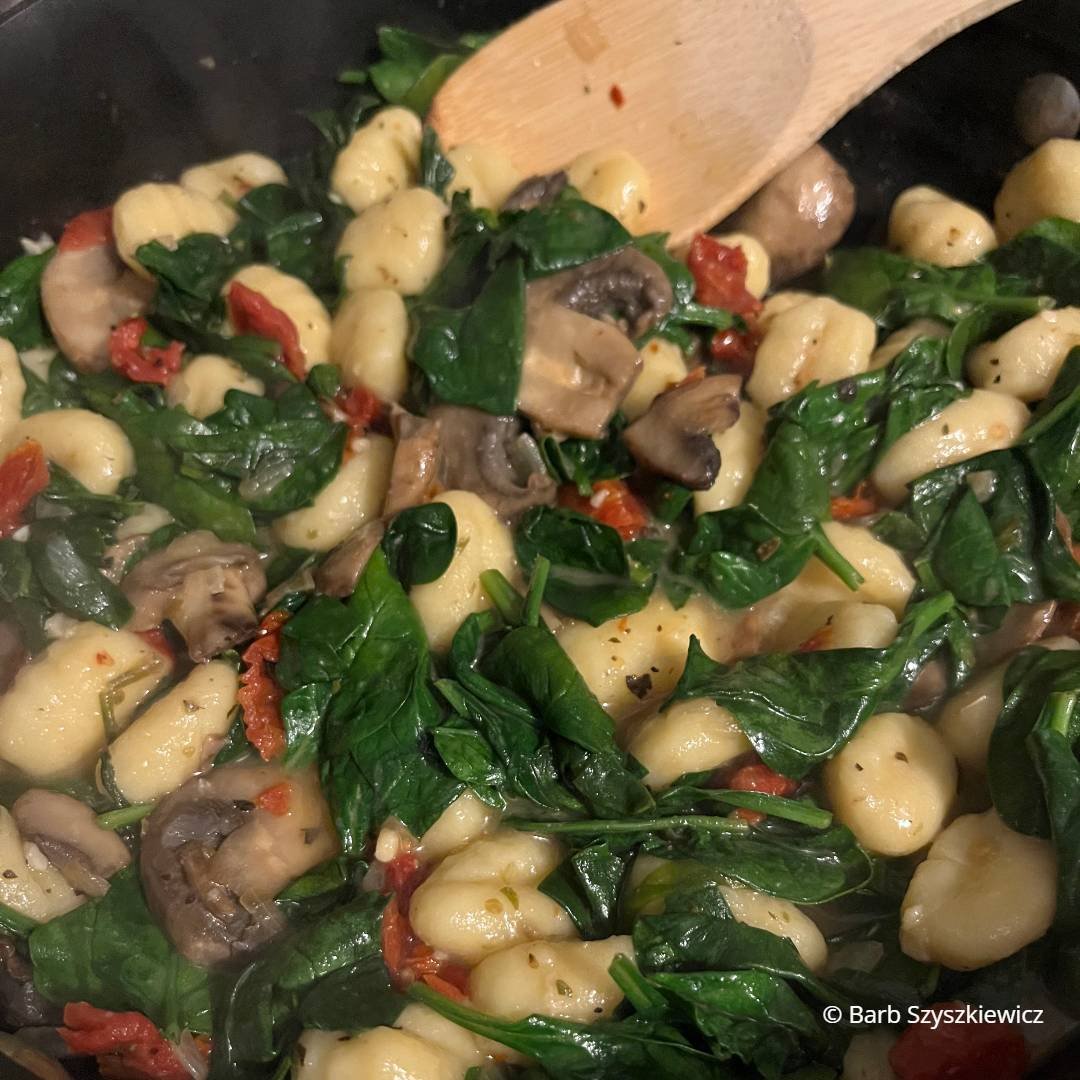 Meatless Friday: Gnocchi with Spinach and Sun-Dried Tomatoes